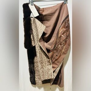 La Fiorentina Women's Reversible Wrap - One Size